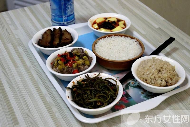 中午简餐营养_中午营养餐食谱大全_中午的营养餐是什么