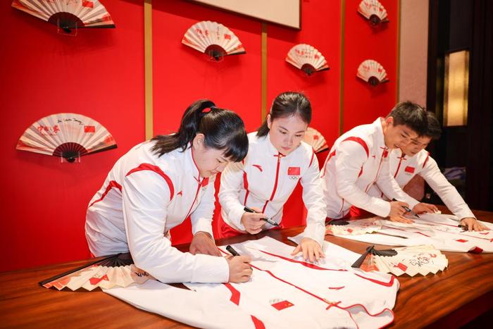 杭州亚运举重冠军有哪些_亚运举重杭州冠军有奖金吗_杭州亚运会举重