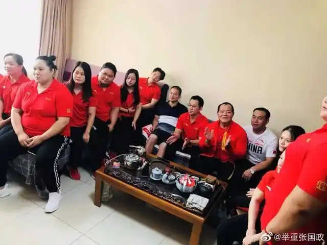 女子举重队员_举重的口号_女子举重好冠军口号