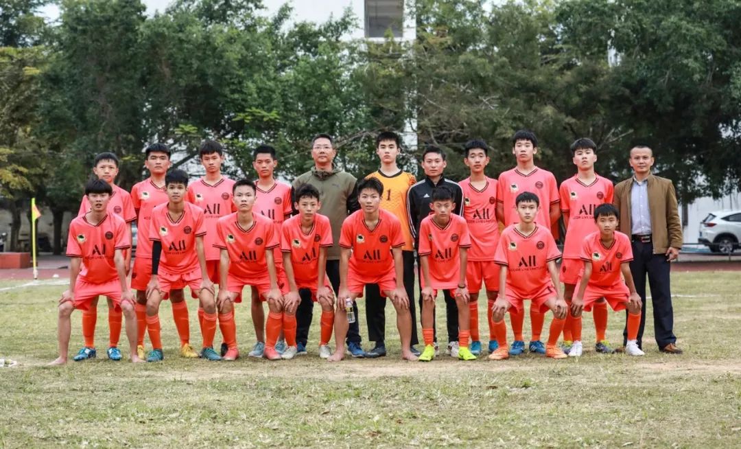 三亚少儿足球_三亚市第九小学足球赛规则_三亚足球场