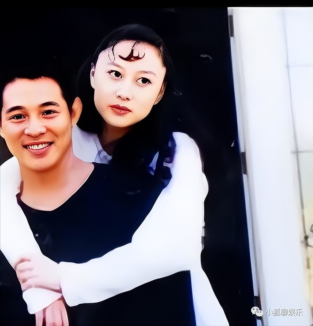 足球冠军2021黄秋燕女儿_黄秋燕两个女孩足球_世界足球冠军黄秋燕