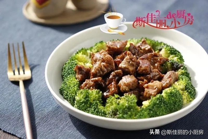 一天的营养配餐食谱_一天的营养餐的搭配_一天营养餐及营养成分