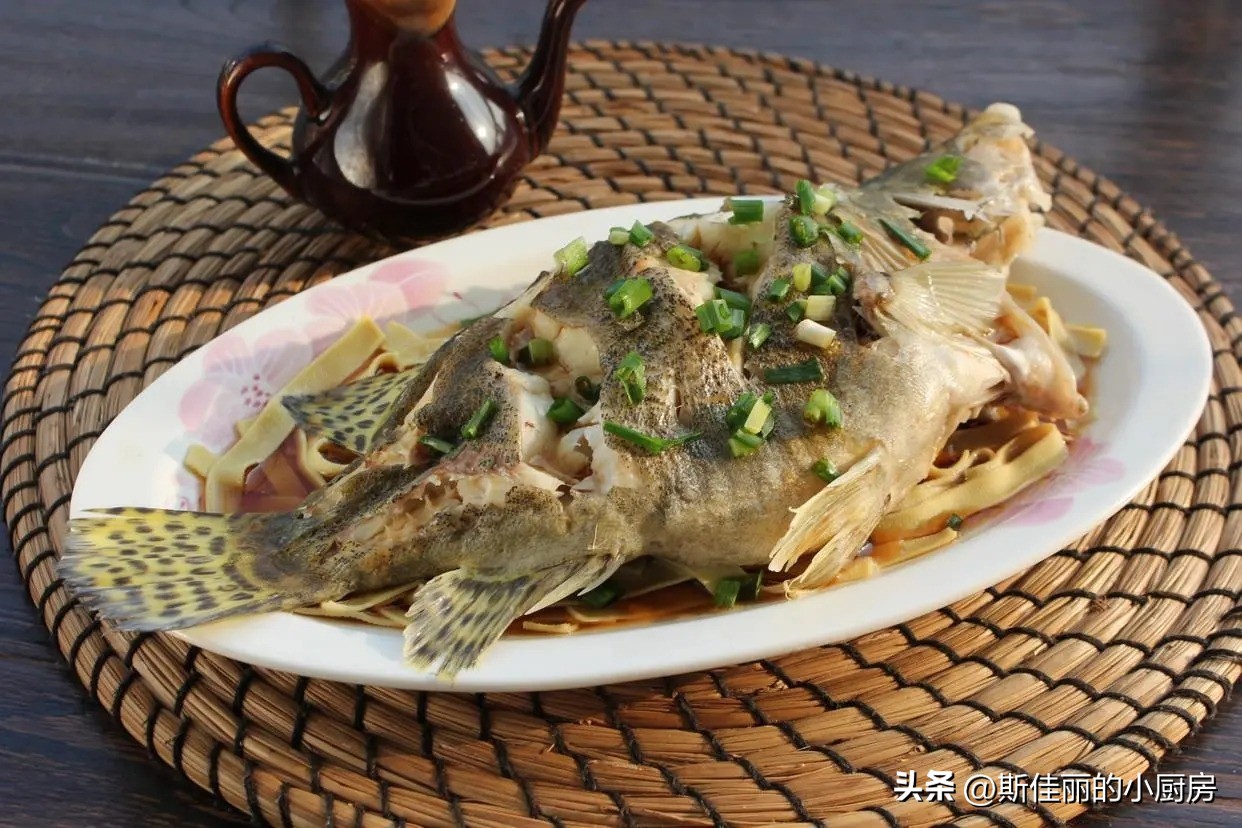 一天的营养餐的搭配_一天营养餐及营养成分_一天的营养配餐食谱