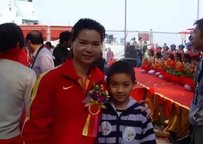 中国奥运举重女子冠军有哪些_中国过奥运女举重冠军的是谁_奥运中国举重女队