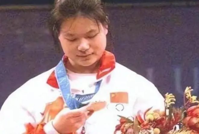 中国过奥运女举重冠军的是谁_中国奥运举重女子冠军有哪些_奥运中国举重女队
