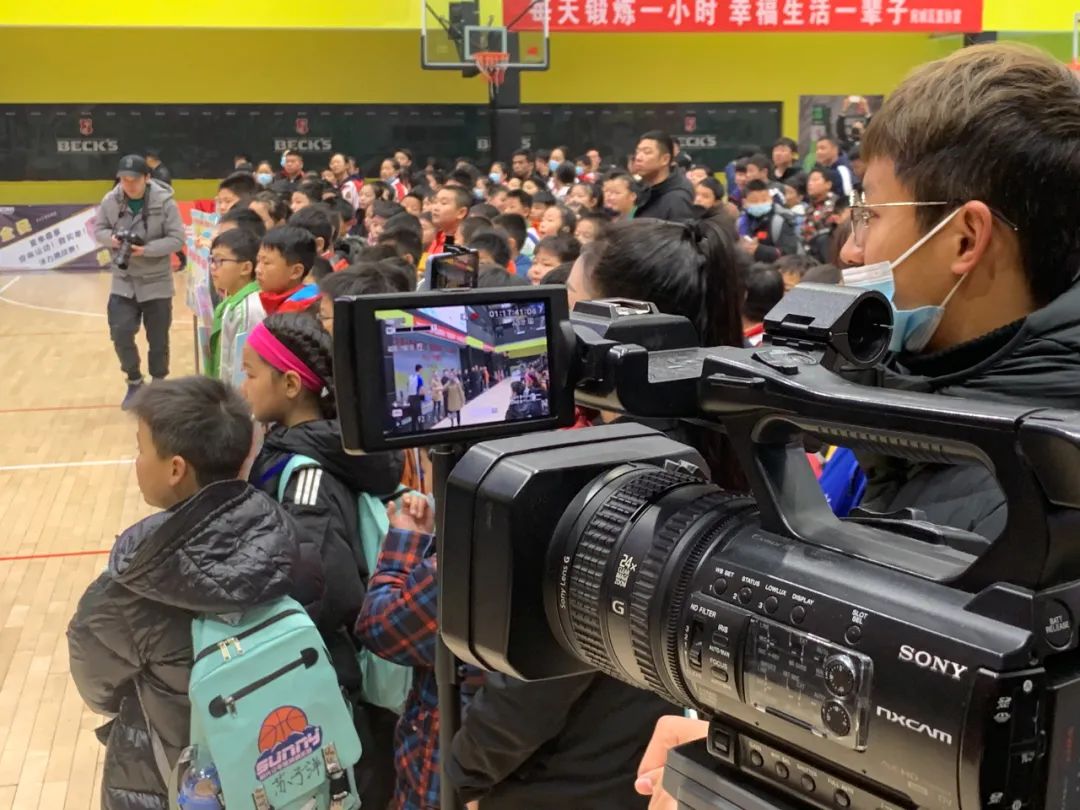 篮球视频模板_篮球规则全部详细图片视频_视频篮球