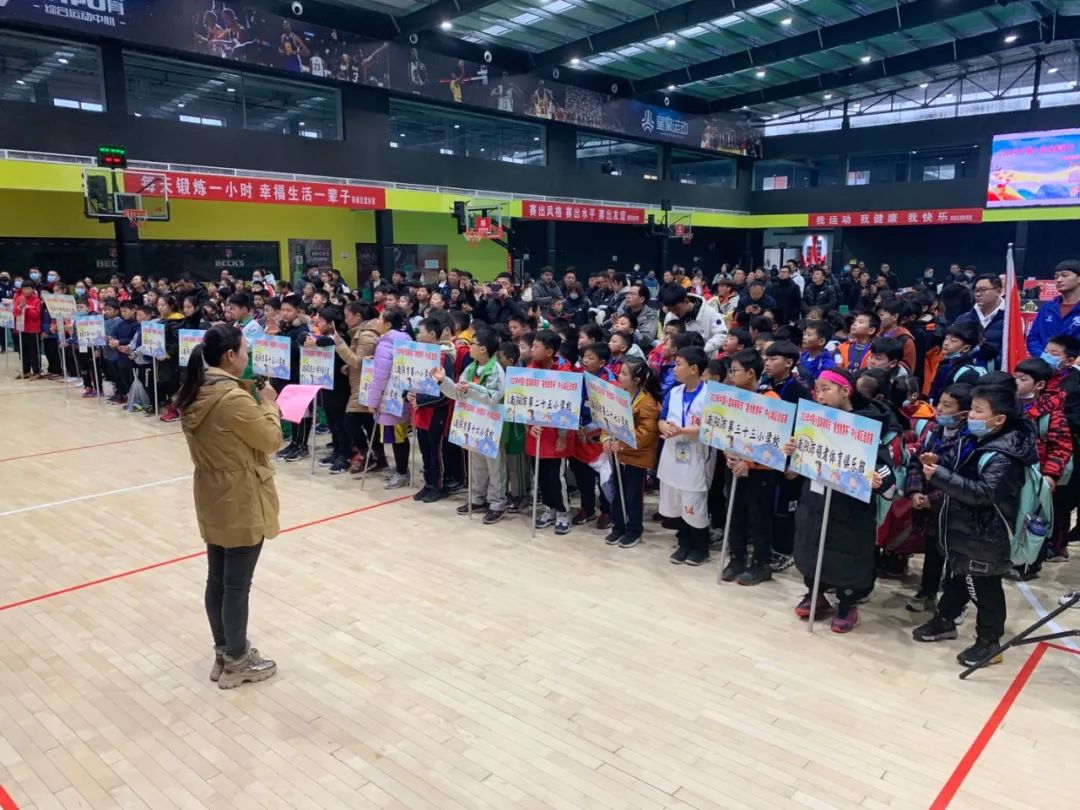 篮球视频模板_篮球规则全部详细图片视频_视频篮球