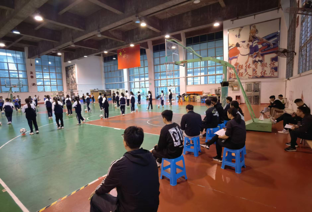 足球竞赛规则精神实质_《足球竞赛规则倡导的精神》_足球竞赛规则的精神